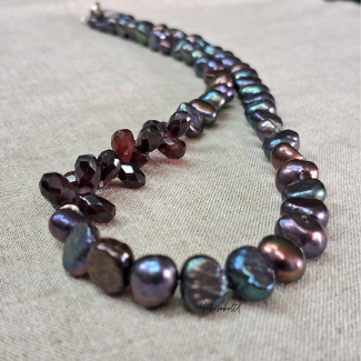 Natural Fresh Water Pearls Necklace With Red Garnet